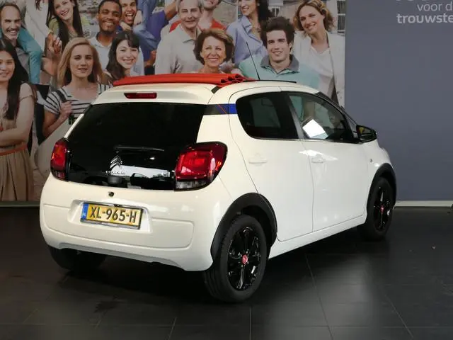 Citroën C1 1.0 VTi Airscape Urban Ride *Vouwdak* - *Stoelverwarming* - Apple carplay/ Android auto -...
