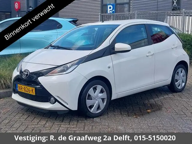 Toyota Aygo 1.0 VVT-i X-Play | Navigatie | Airco | Elektrische Ramen |