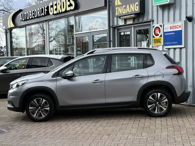 Peugeot 2008 1.2 PureTech GT-Line | AUTOMAAT | CAMERA | TREKHAAK | NAVI |