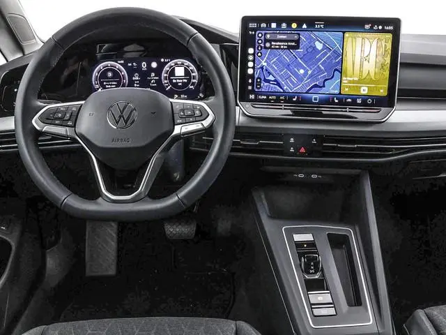 Volkswagen Golf variant Life Edition 1.5 eTSI 116 pk 7 versn. DSG · Achteruitrijcamera · draadloze t...