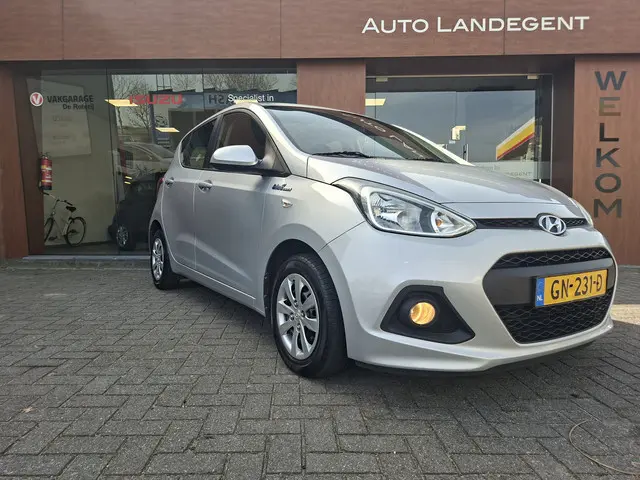 Hyundai i10 1.0i i-Motion Comfort | Bluetooth | Climate control