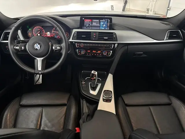 BMW 3-serie Touring 318i M Sport Edition | CARPLAY | CLIMA | CRUISE |