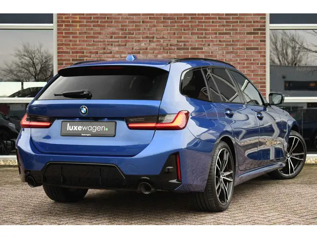 BMW 3-serie Touring 330e M-Sport Pano ACC Trekhaak HiFi 19inch