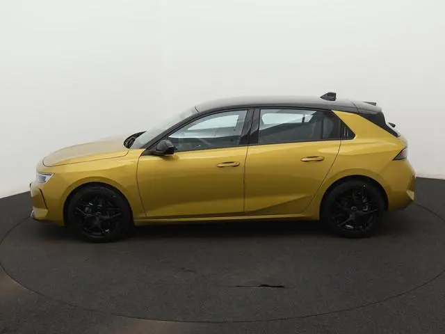 Opel Astra 1.2 Edition | 110pk | 18" Lichtmetalen Velgen | Parkeersensoren | Demo |