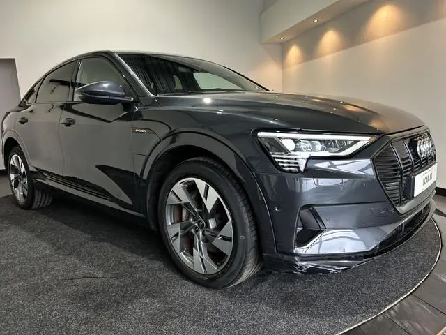 Audi e-tron Sportback 55 quattro Business edition Plus 95 kWh | Panoramadak } voorstoelen verwarmd S...