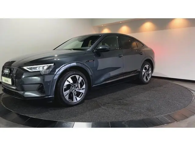 Audi e-tron Sportback 55 quattro Business edition Plus 95 kWh | Panoramadak } voorstoelen verwarmd S...