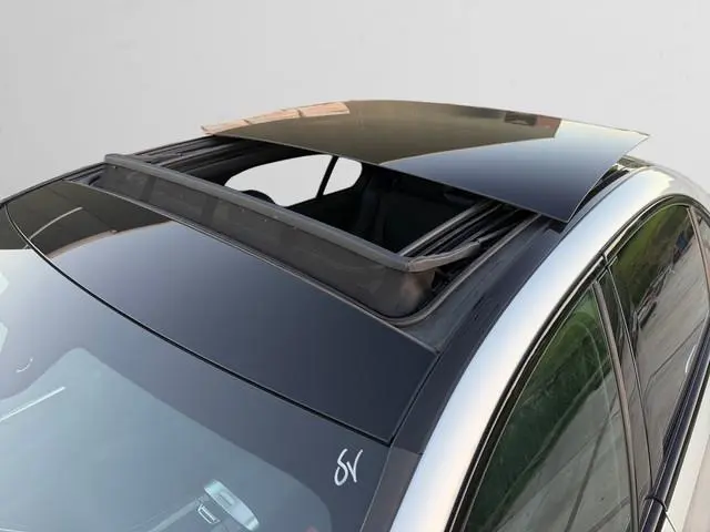 Mercedes-Benz C-klasse 300 e AMG Line Aut- Panoramadak, Head Up, Laser Led, Zit Comfort, Carbon