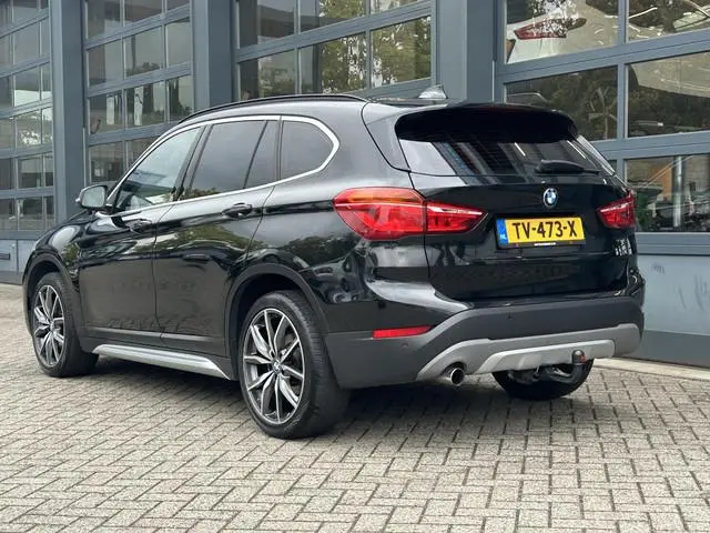 BMW X1 sDrive18i Executive | Trekhaak | Navi | Leder