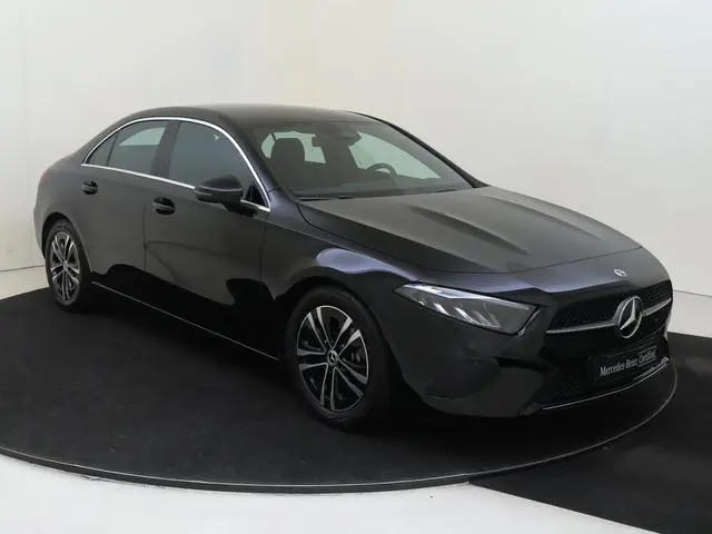 Mercedes-Benz A-klasse 180 Star Edition / Achteruitrijcamera / Stoelverwarming /