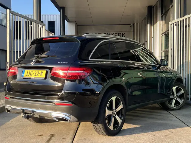 Mercedes-Benz GLC-klasse 350e 4MATIC Ambition Hybride | LEDER | TREKHAAK | SCHUIF/KANTELDAK | 360 CA...