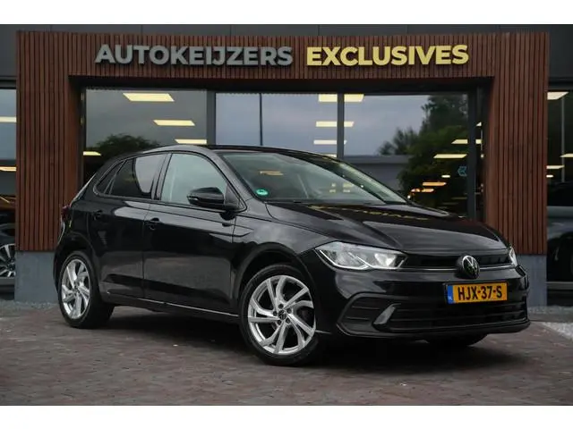 Volkswagen Polo 1.0 TSI Life Business Apple carplay Getint glas Airco Emergency braking DAB+ File as...