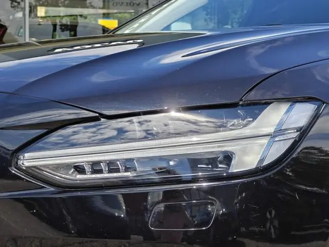 Volvo V90 191PK T4 Momentum | BLIS | Carplay | ACC | PDC V+A | Camera Achter | Voorstoelen Verwarmd...