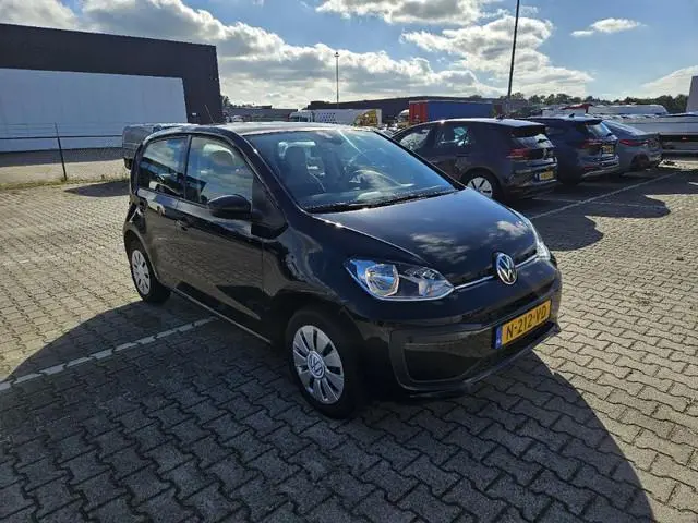 Volkswagen Up! 1.0 MPI 60pk Move Up! Airco DAB All Season banden