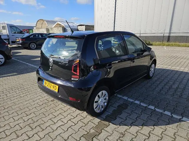 Volkswagen Up! 1.0 MPI 60pk Move Up! Airco DAB All Season banden