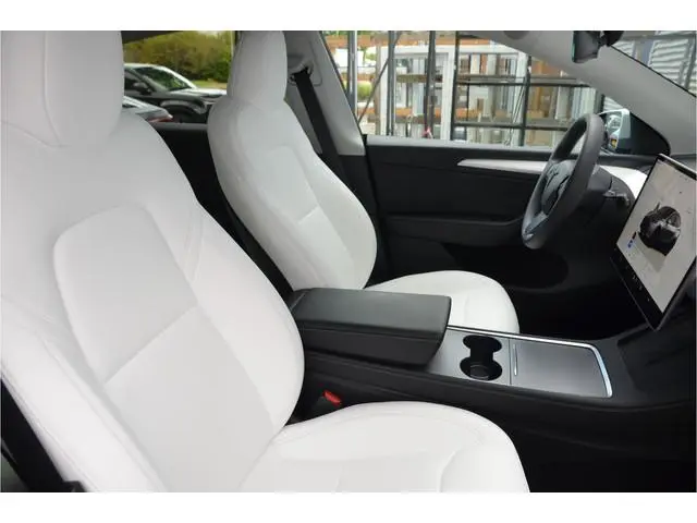 Tesla Model Y Performance AWD 75 kWh Enhanced AutoPilot3.0 Ryzen (twv 3.800,-), Trekhaak (1.600kg)