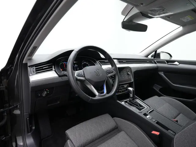 Volkswagen Passat 1.4 TSI 218 pk PHEV GTE | Trekhaak | 360 Camera | Stoelverwarming | Adaptive Cruis...
