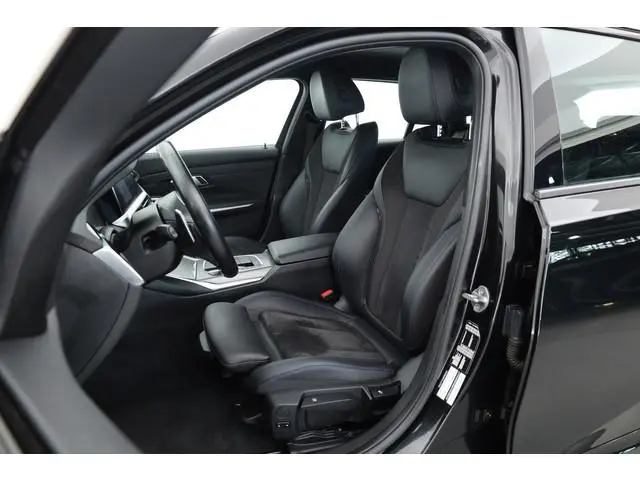 BMW 3-serie Touring 320i M Sport | Rijklaar! | Dig. Cockpit | Stoelverw. | Adapt. Cruise | PDC | Nav...