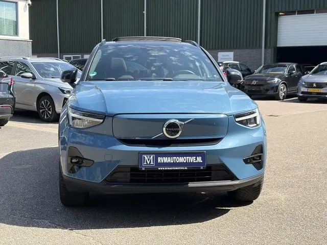 Volvo XC40 Recharge Ultimate 70 kWh SOH 97% | WARMTEPOMP | PANORAMADAK | ELEKTRISCHE TREKHAAK | 360°...