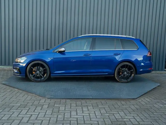 Volkswagen Golf 1.5 TSI Highline Business R | Panodak | Groot Navi | Trekhaak afnb. | Keyless | Prij...