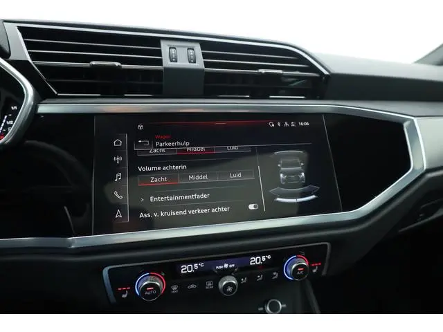 Audi RSQ3