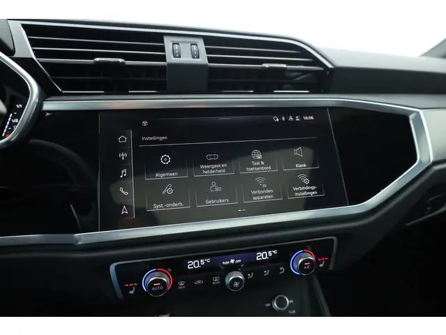 Audi RSQ3