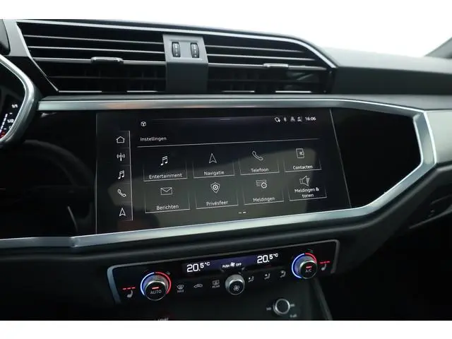 Audi RSQ3