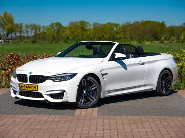 BMW 4-serie Cabrio M4 | M-Performance uitlaat | H&K Surround | Adap M- onderstel | Hud Display | Nav...