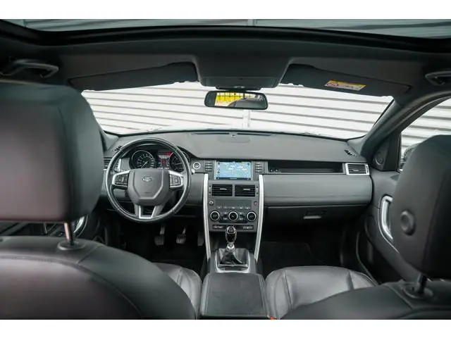 Land Rover Discovery Sport 2.0 eD4 SE Panoramadak Leer Stoelverw. Navigatie Xenon Trekhaak 18''LM