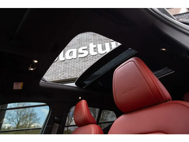 Volvo XC40 2.0 T4 Inscription , Panoramadak, Trekhaak, Adap. cruise,