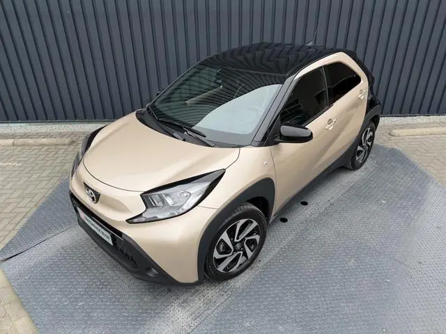 Toyota Aygo X 1.0 VVT-i S-CVT Premium | 6.000 km | PDC V+A | Clima | Rijklaar!!