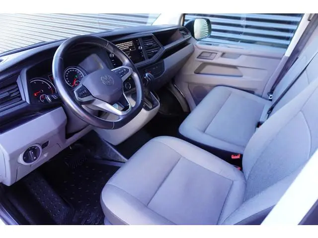 Volkswagen Transporter Volkswagen Transporter 150pk Automaat L2H1 Navigatie Camera Parkeersensoren A...