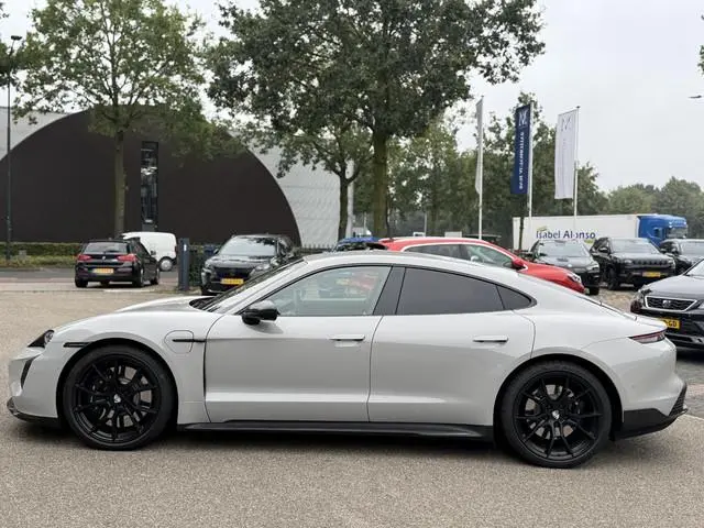 Porsche Taycan Turbo 93 kWh SOH 91% | SPORT CHRONO | HEAD-UP | CARBON PAKKET | ALCANTARA STOELEN + H...