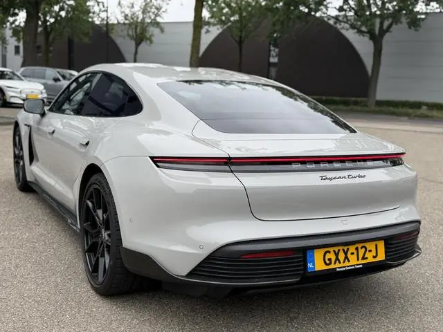 Porsche Taycan