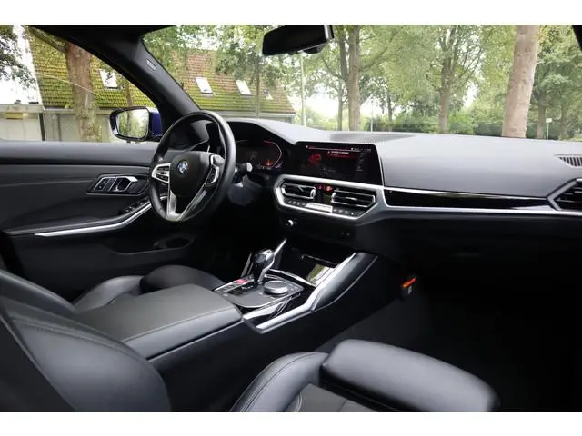 BMW 3-serie 320i Executive Edition | Lederen bekleding | ACC | Carplay |