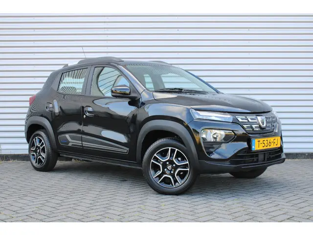 Dacia Spring Expression | Nieuw | Airco | PDC | 14" Design velgen | Navi | Camera |