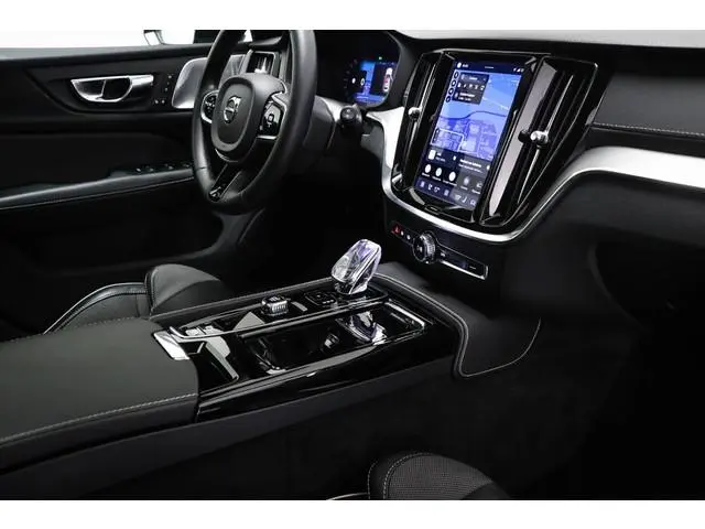 Volvo V60 2.0 T8 Plug-in hybrid AWD Ultimate Dark | HEICO | BOWERS & WILKINS | SOH 95% | FULL BLACK...