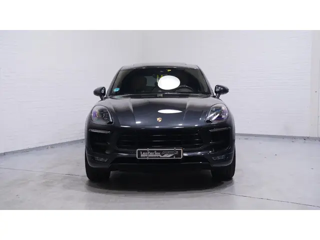 Porsche Macan 3.0 GTS Luchtvering Panodak Memory Bose Camera Alcantara hemel Rijklaar!