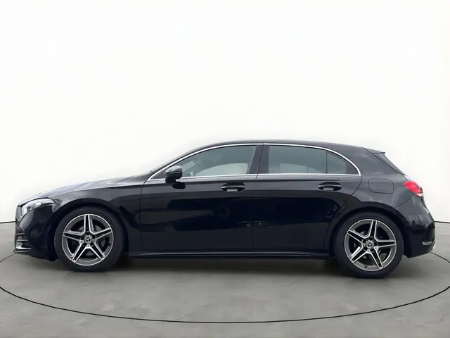 Mercedes-Benz A-klasse 180 Automaat AMG Wide-Screen Multibeam