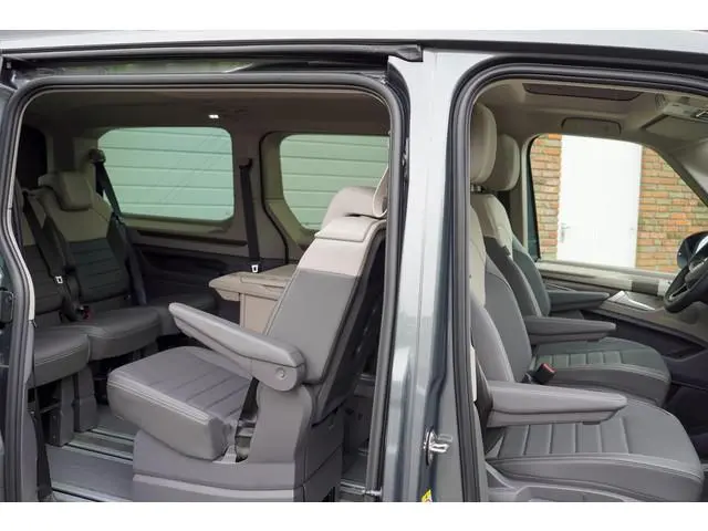 Volkswagen Multivan 1.5 e-hybrid Style L2 4-Motion LEDER - DCC - PANO DCC Leder Trekhaak Area view