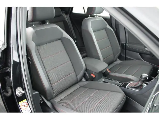 Volkswagen T-Roc 1.5 TSI 150pk DSG R-Line Sport Trekhaak Led Virtual Cockpit Navigatie Panoramadak