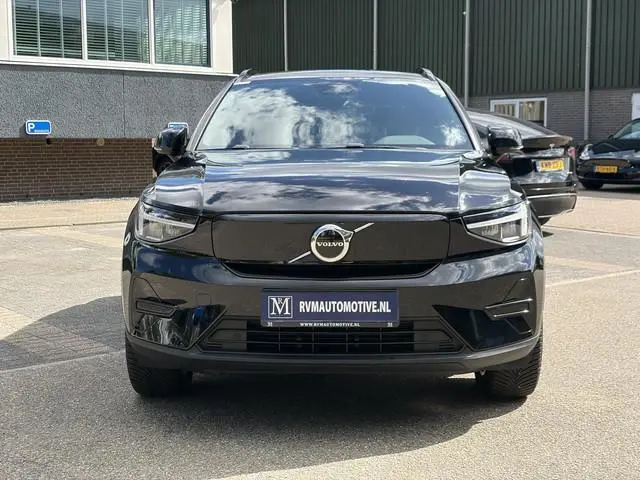 Volvo XC40 Recharge Plus VAN:33.900,- VOOR:30.877,- UW HERFSTVOORDEEL:3.023,- SOH 92%| PILOT ASSIST...