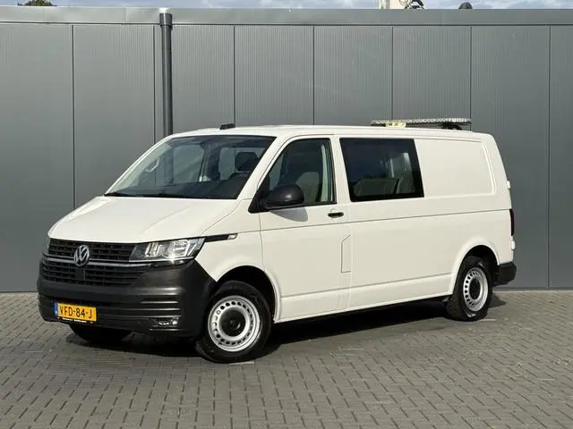 Volkswagen Transporter 2.0 TDI 111 PK / L2H1 / DUBBELE CABINE / 1e EIG. / TREKHAAK / CRUISE / CARPLA...