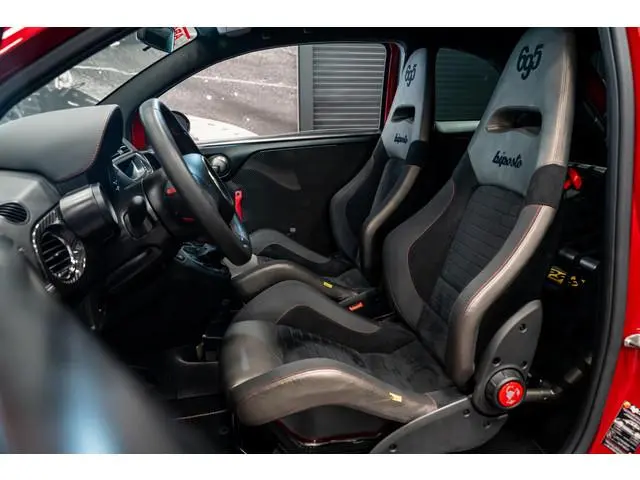 Abarth 695 Biposto *O.Z. Lichtmetalen velgen / Akrapovic / Carbon in-exterieur / Sportstoelen / Brem...