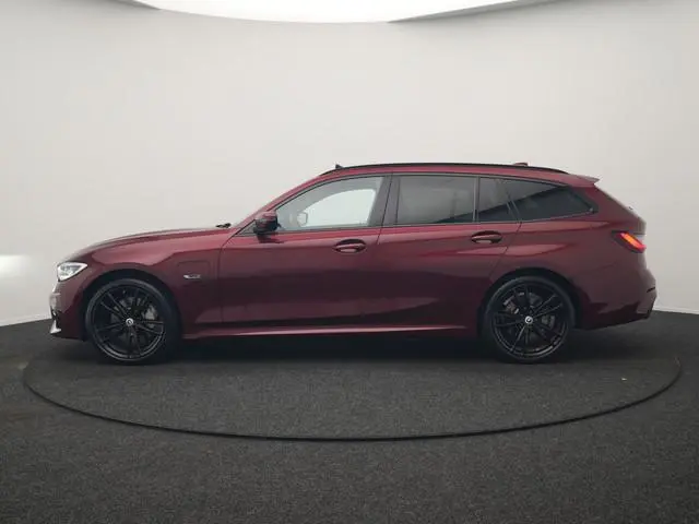 BMW 3-serie Touring 330e M Sport PHEV 293pk Dealer O.H. | Panodak | Head Up | Laser LED | Adaptief O...