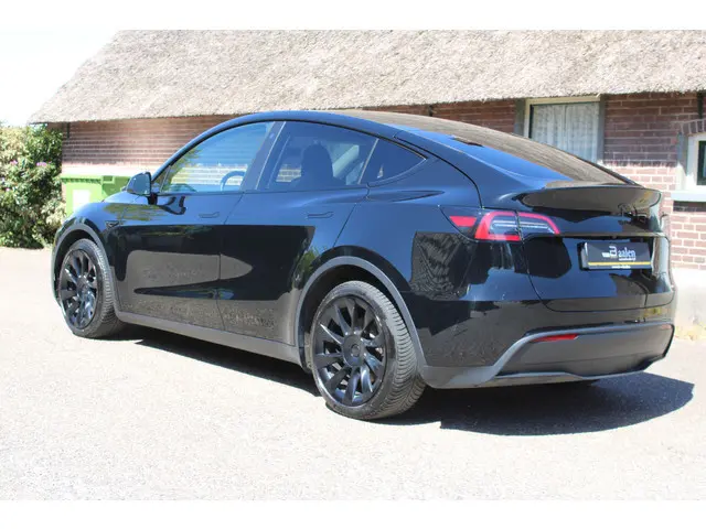 Tesla Model Y Long Range AWD 75 kWh SOh 88,9% LEER AUTOPILOT NAVI TREKHAAK 161000KM!!!