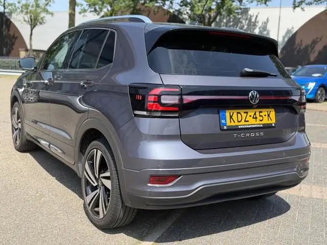 Volkswagen T-Cross 1.0 TSI R-Line VAN: 26.400,- VOOR: 24.330,- UW WKVOORDEEL: 2.070,- | AUTOMAAT | C...