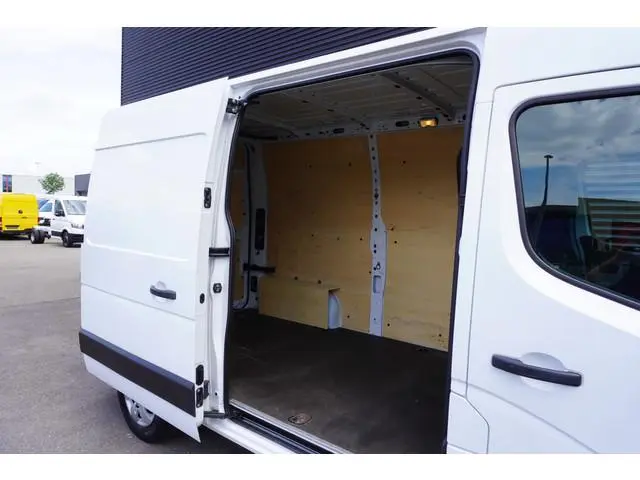 Nissan NV400
