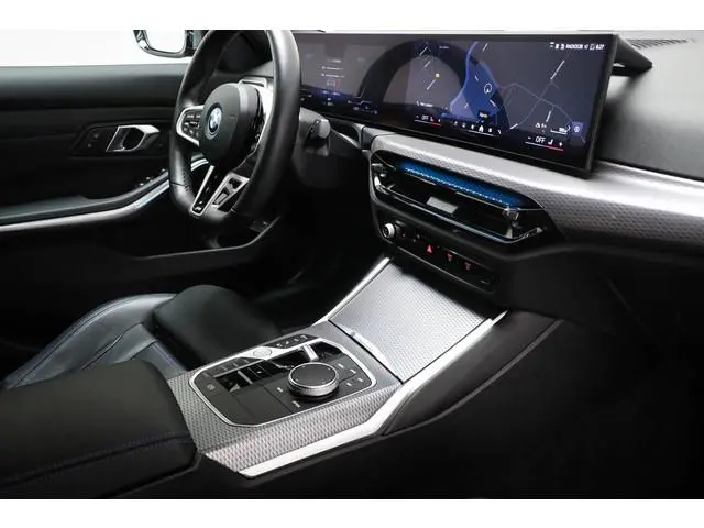 BMW 3-serie 330e M-Sport | COMFORT / INNOVATION- PACK | HEAD UP | 360 CAMERA