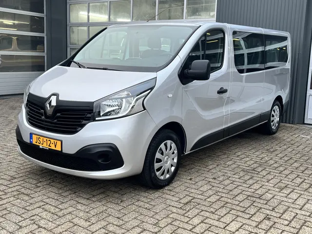 Renault Trafic Passenger 1.6 dCi BTW / BPM VRIJ!! marge Lengte 2 Airco Cruise control Navigatie PDC...
