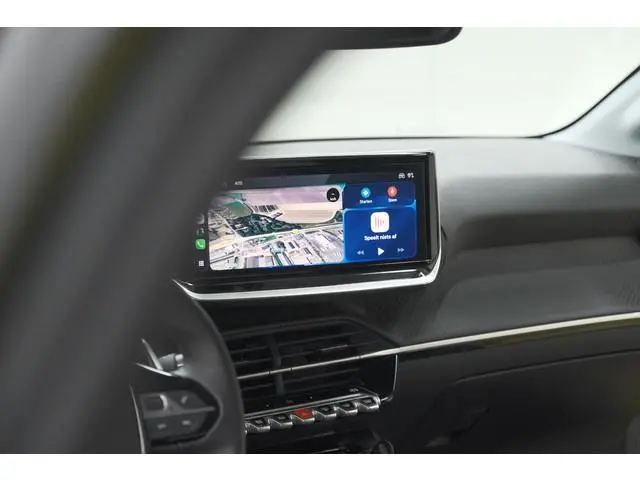 Peugeot 208 Hybrid 110 e-DCS6 Allure | Apple Carplay | Parkeersensoren Voor + Achter | Climate Contr...